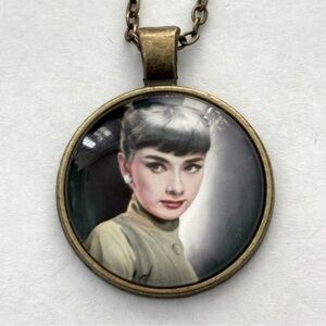 Audrey Hepburn Necklace, NWT, Handmade